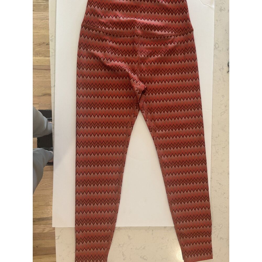 Beyond Yoga Leggings Womens Medium Red Orange Chevron Zig Zag Athletic Yoga